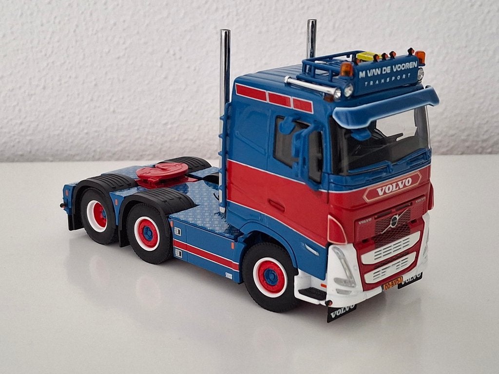 Volvo FH5 lowroof 6x2 M. vd Vooren, met certificaat WSi 1/50, Ophalen of Verzenden, Nieuw, Bus of Vrachtwagen, Wsi