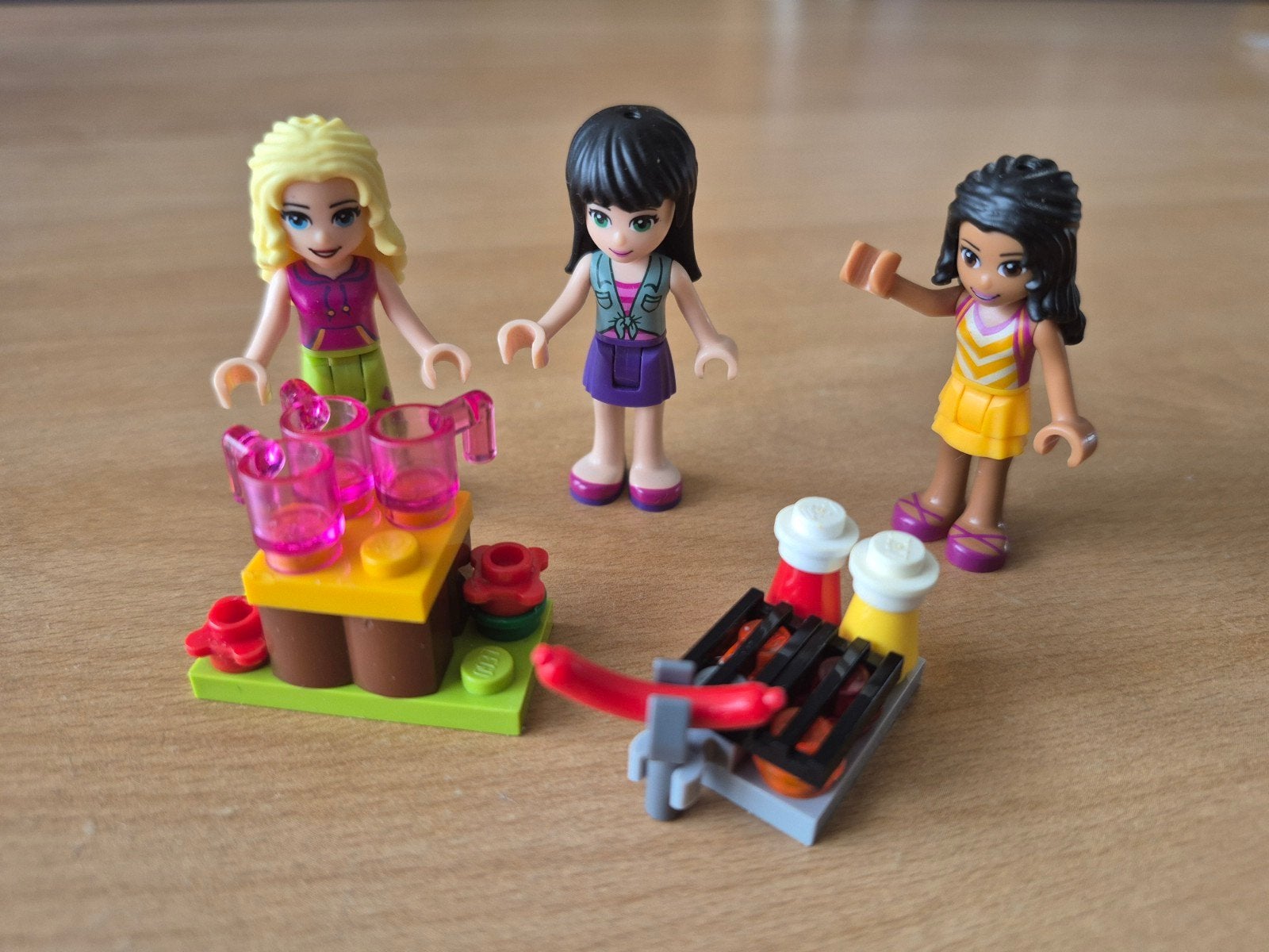LEGO Friends Kampeerset met mini-poppetjes - 853556, Ophalen of Verzenden, Zo goed als nieuw