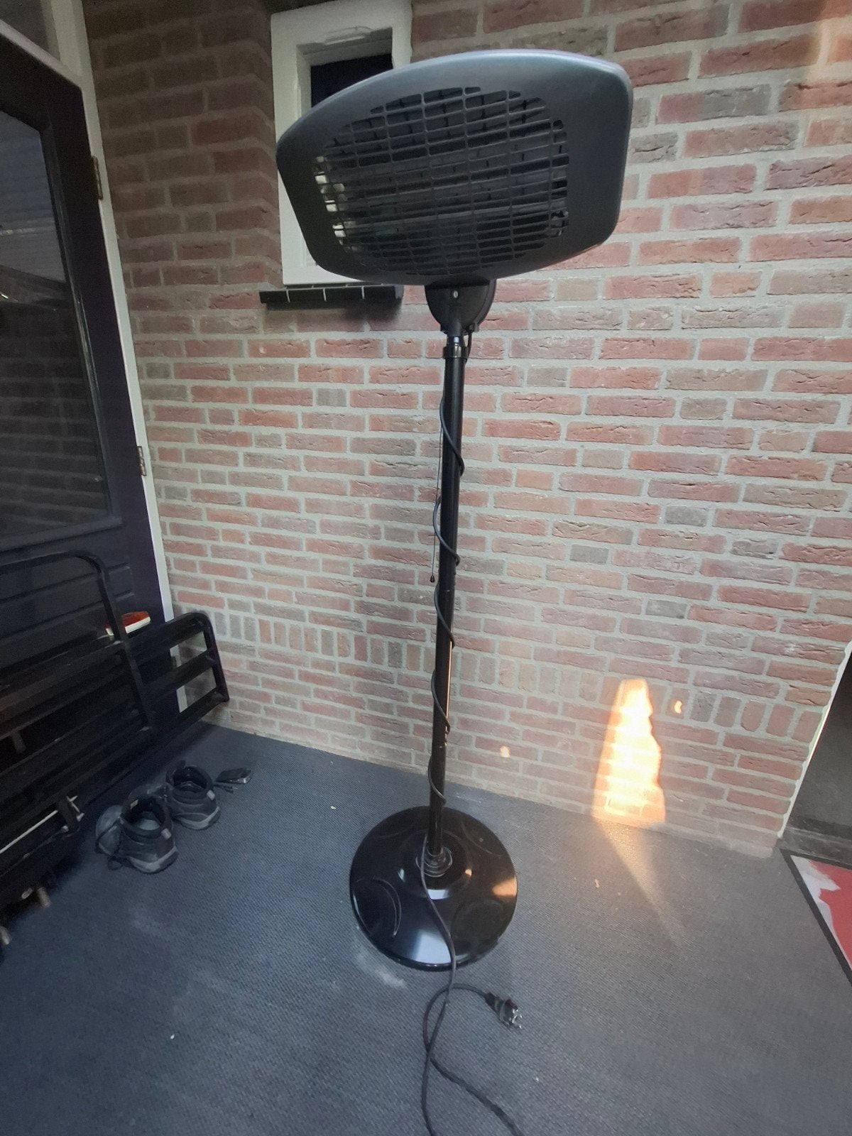 Kynast Elektrische Terrasverwarmer Staand - 2000W, Vloer, Zo goed als nieuw, Waterbestendig, Ophalen