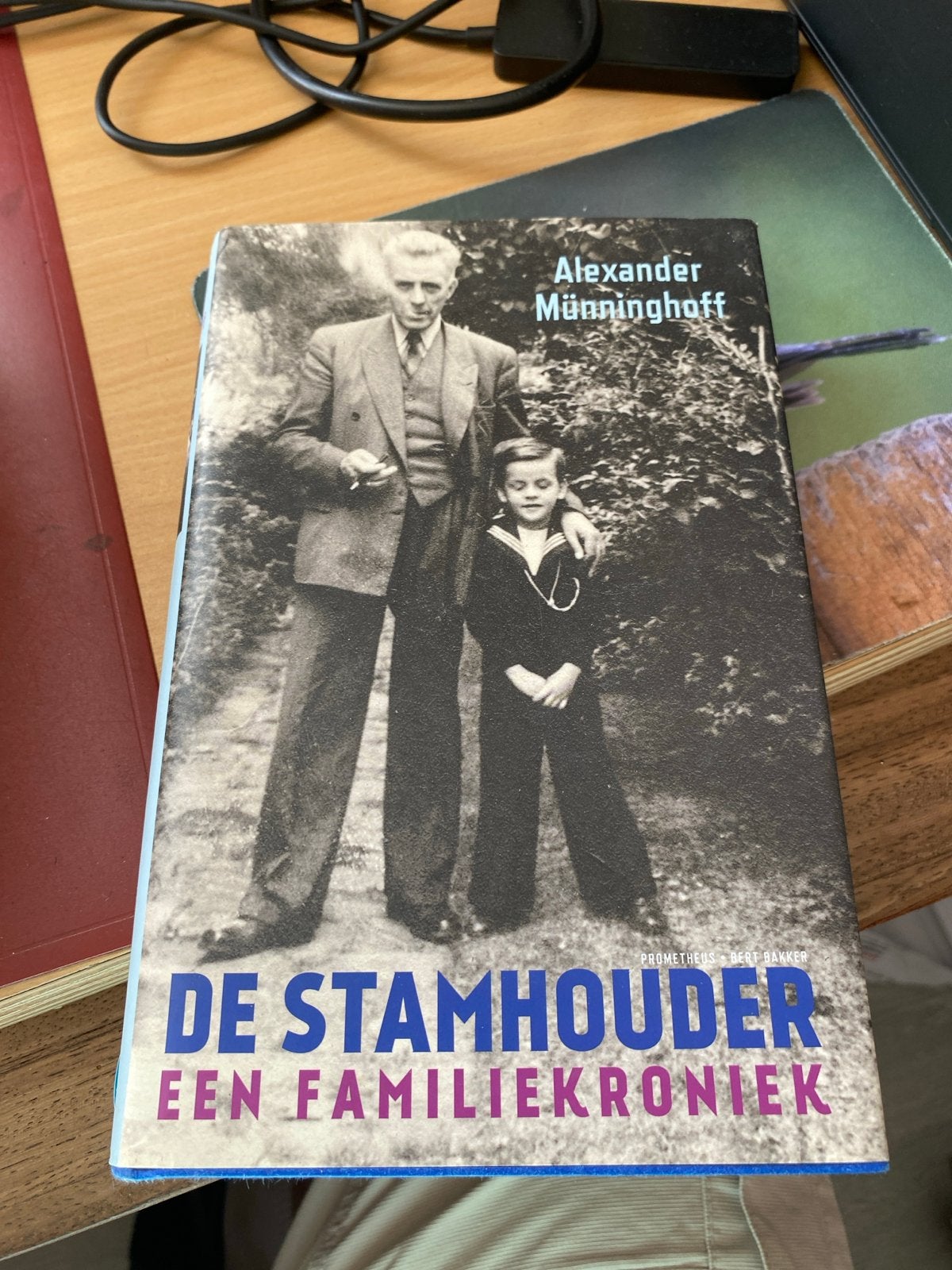 De Stamhouder: Een Familiekroniek - Alexander Münninghoff, Ophalen of Verzenden, Zo goed als nieuw, Overige
