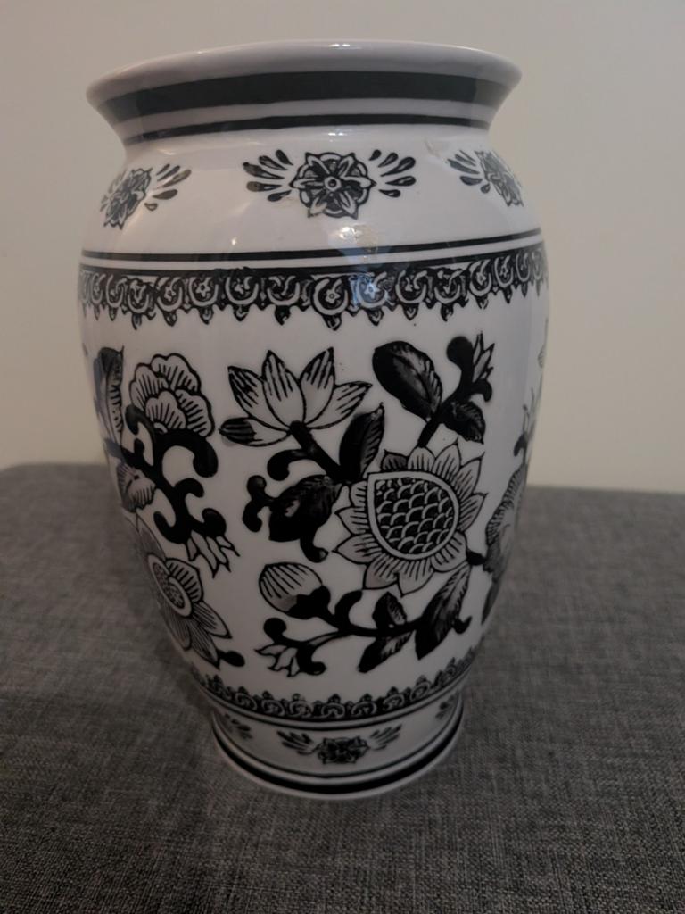 Bloemen vaas, Overige kleuren, Aardewerk of Porselein, Ophalen of Verzenden, Zo goed als nieuw