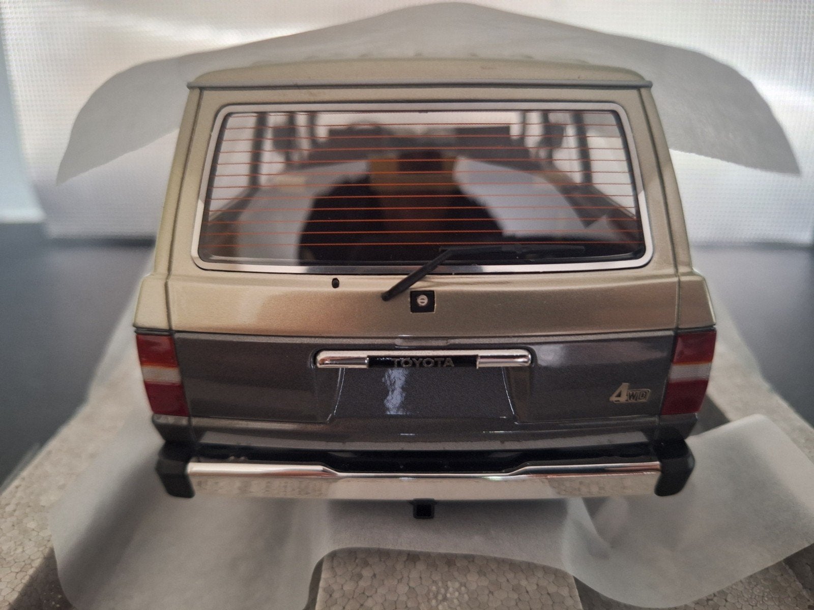 Toyota Landcruiser J60 1987 Schaal 1:18, Overige merken, Auto, Nieuw, Ophalen of Verzenden