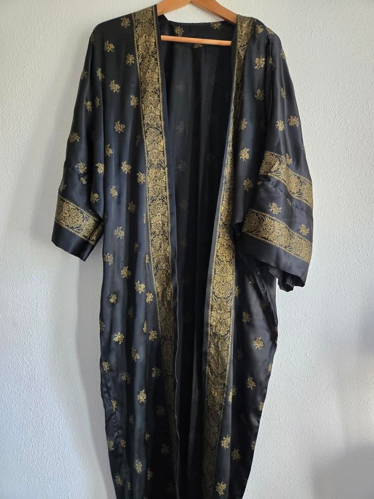 Zijden Kimono met Sjaal en Broche maat S, Onbekend, Ophalen of Verzenden, Zo goed als nieuw