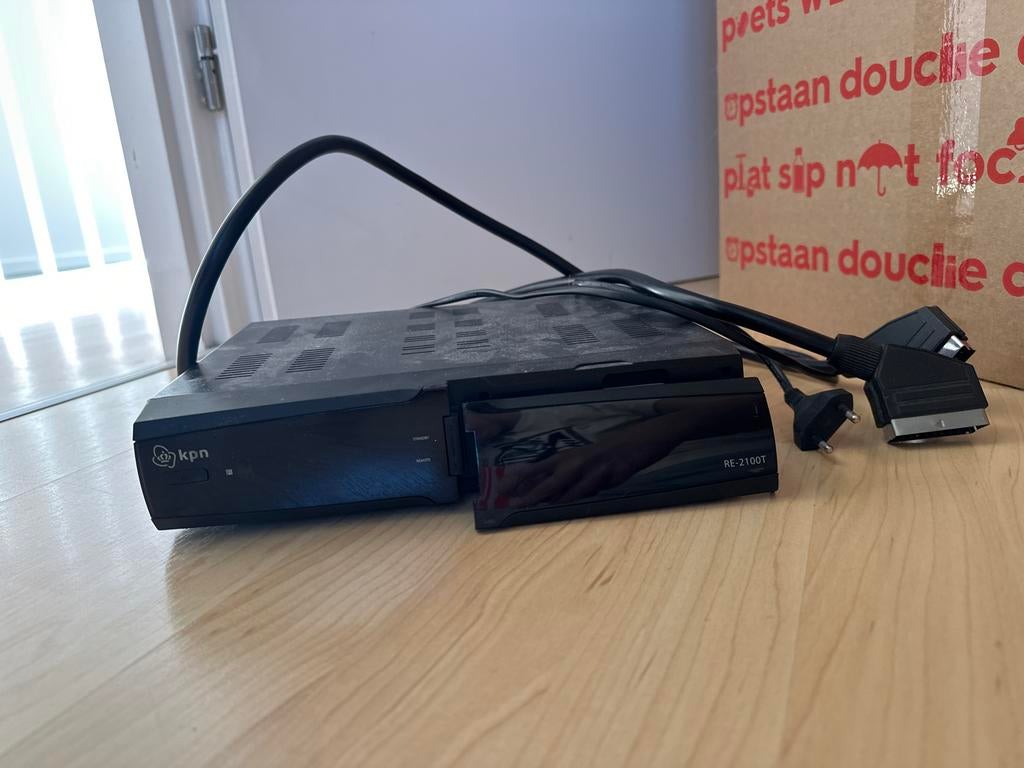 KPN TV kastje met stekkers - mogelijk defect, Ophalen of Verzenden, Niet werkend, Decoder
