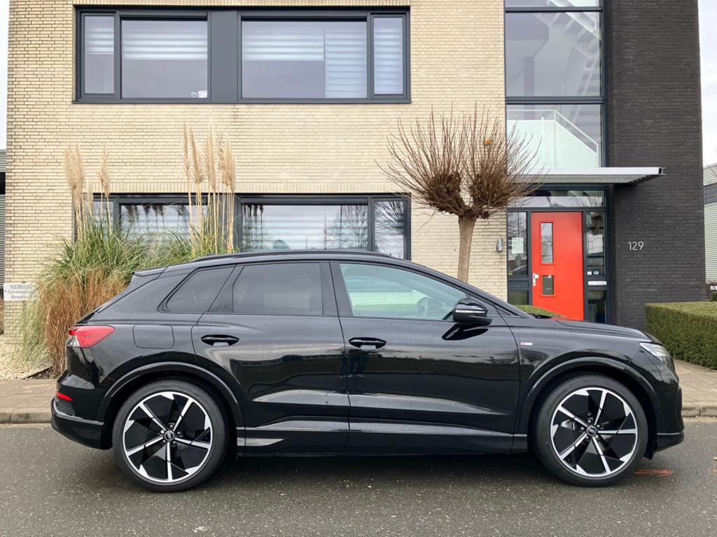 Audi Q4 e-tron 40 E-tron 77kWh 204pk 2022 Zwart, Auto's, Audi, Particulier, Q4 e-tron, ABS, Achteruitrijcamera, Adaptieve lichten