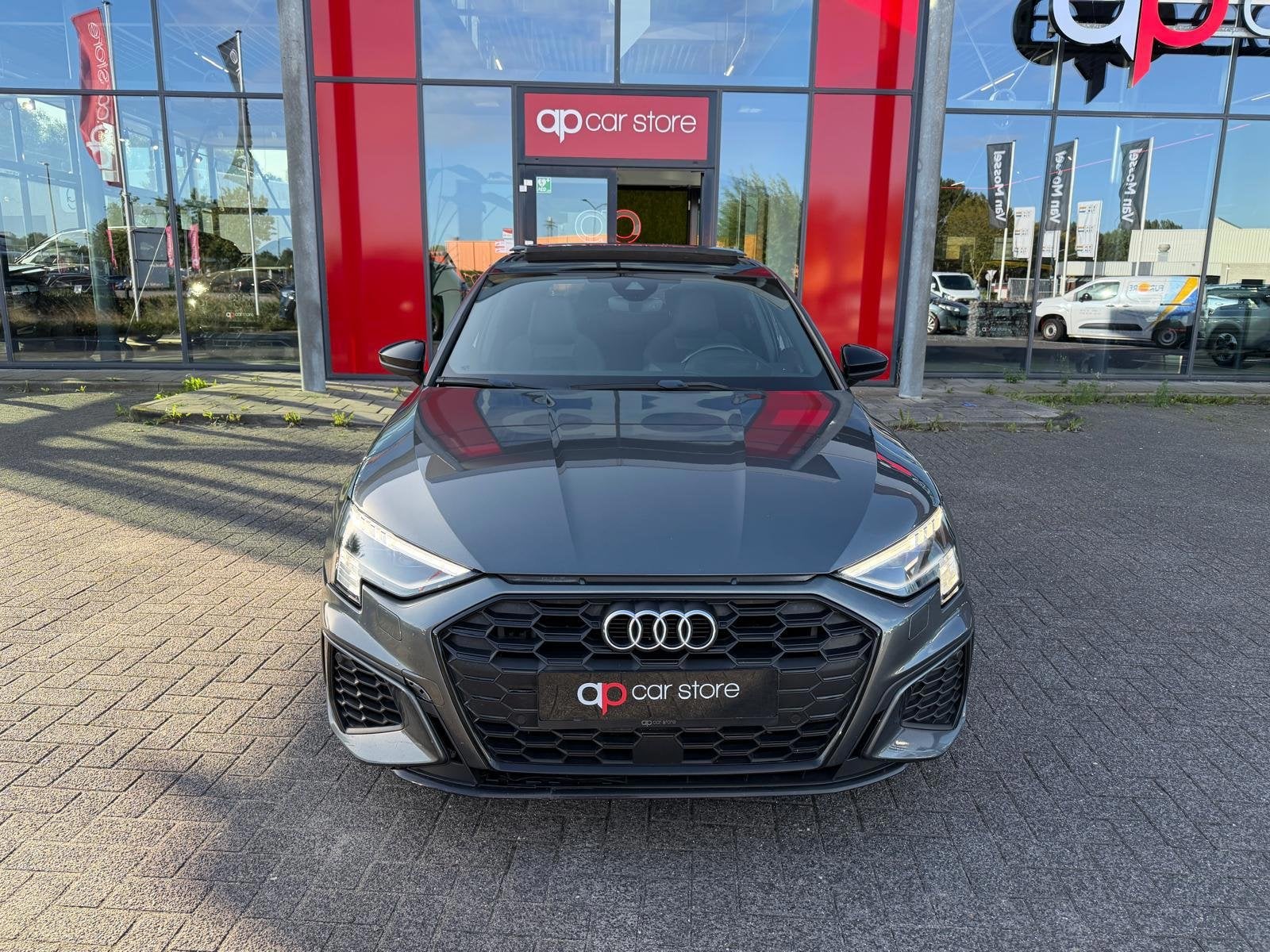Audi A3 Sportback 2.0 TFSI S3 Quattro Edition One PANO, Auto's, Automaat, Dealer onderhouden, Gebruikt, Euro 6