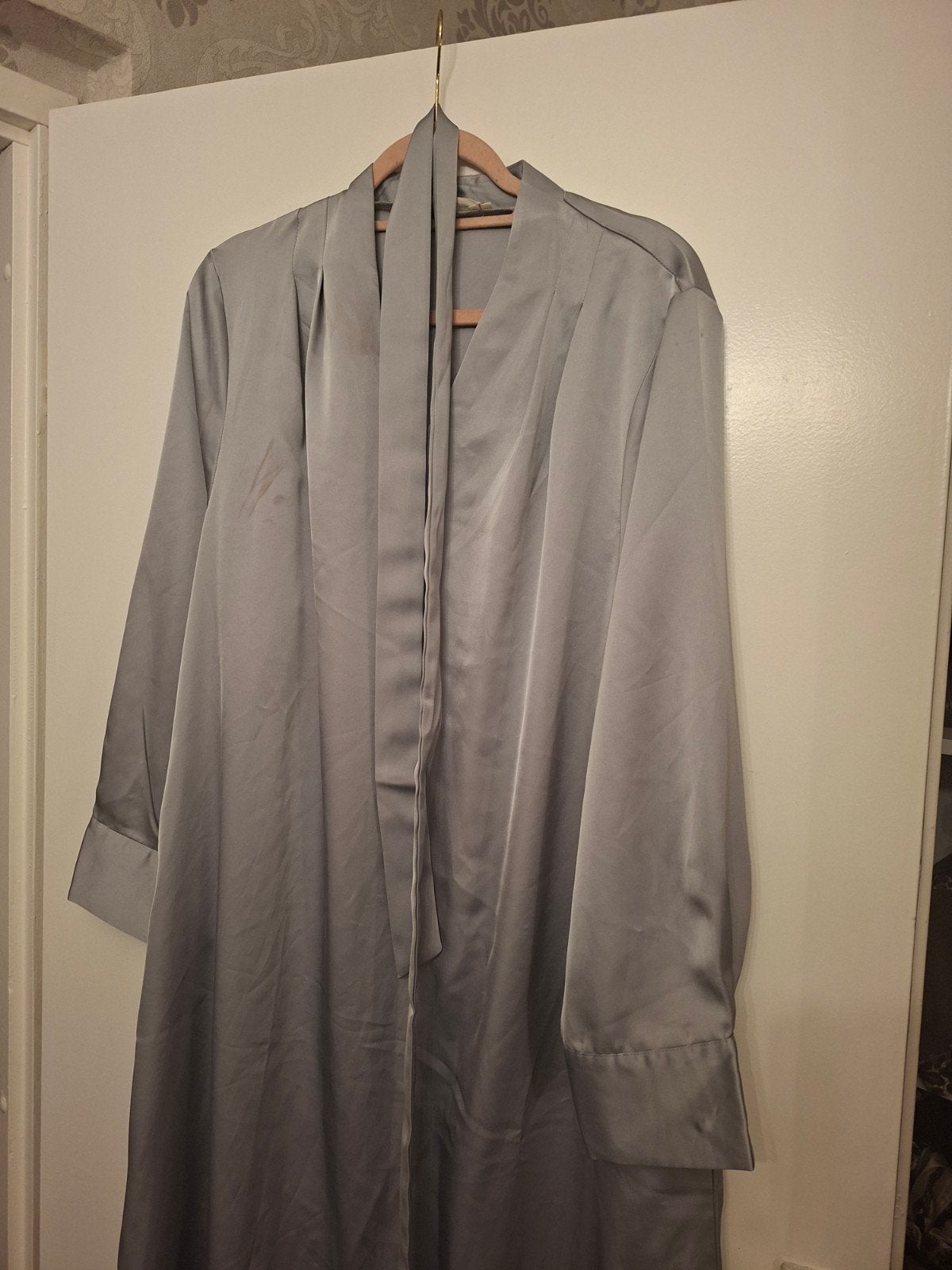 Nieuwe Abaya Maat XL - Stijlvol en Comfortabel, Nieuw, Ophalen of Verzenden, Grijs, Maat 46/48 (XL) of groter