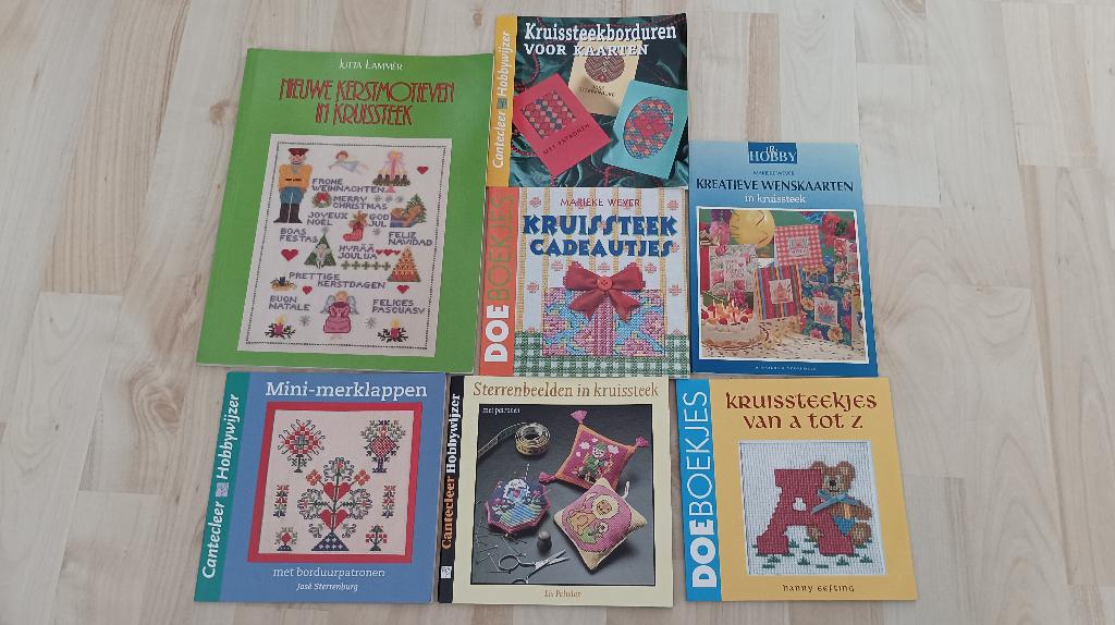 Diverse hobby boekjes, borduren, kaarten maken, Boeken, Ophalen of Verzenden, Gelezen, Borduren en Naaien