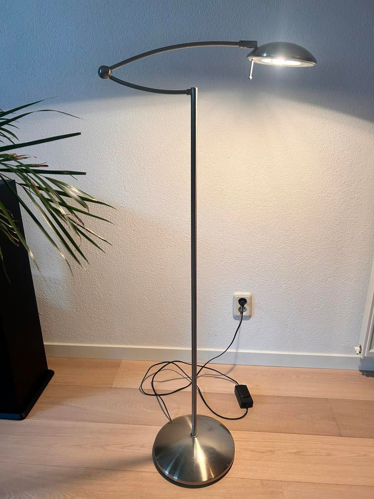 Moderne vloerlamp rvs, ontwerp Jan des Bouvrie, Ophalen, 100 tot 150 cm, Zo goed als nieuw, Metaal