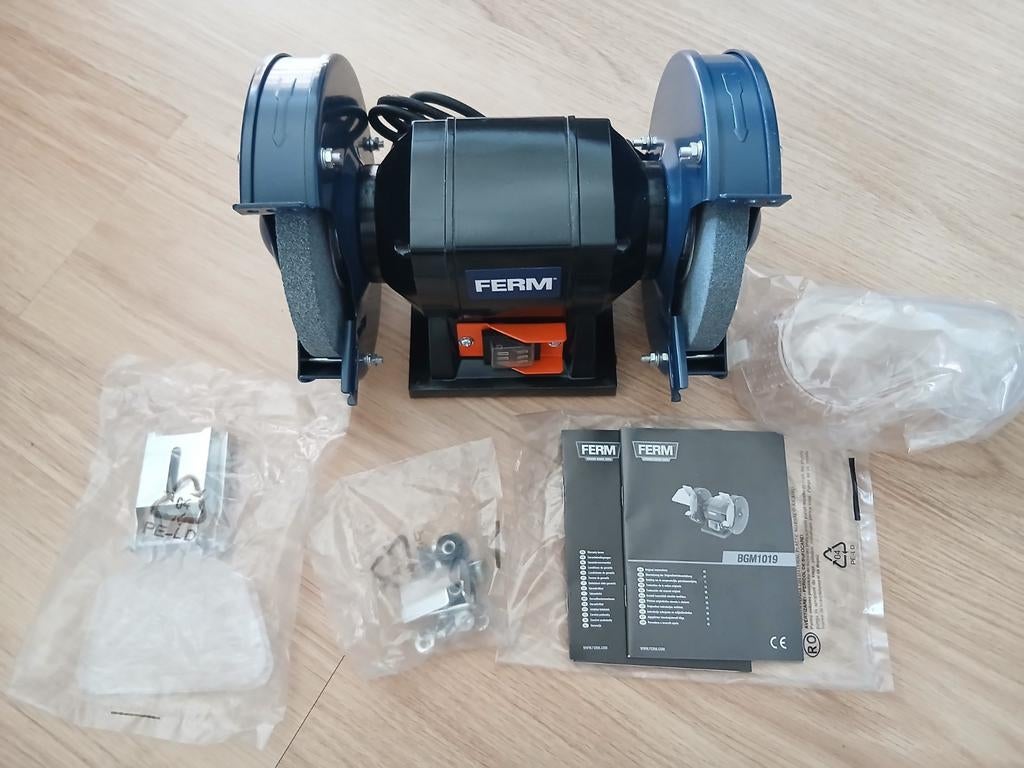 Ferm Tafelslijpmachine 150 W Nieuw, Doe-het-zelf en Verbouw, Gereedschap | Slijpmachines, Ophalen of Verzenden, Nieuw, Minder dan 700 watt