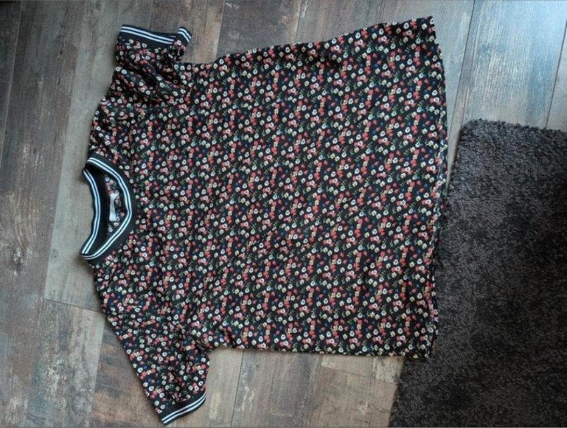 Tshirt met bloemetjes, Ophalen of Verzenden, Gedragen, Korte mouw