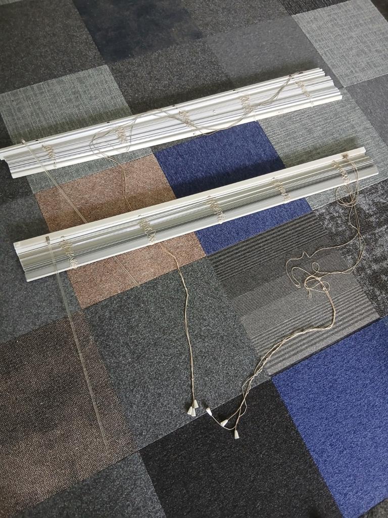2 jaloezieën 150cm breed - gratis op te halen, Ophalen, Gebruikt