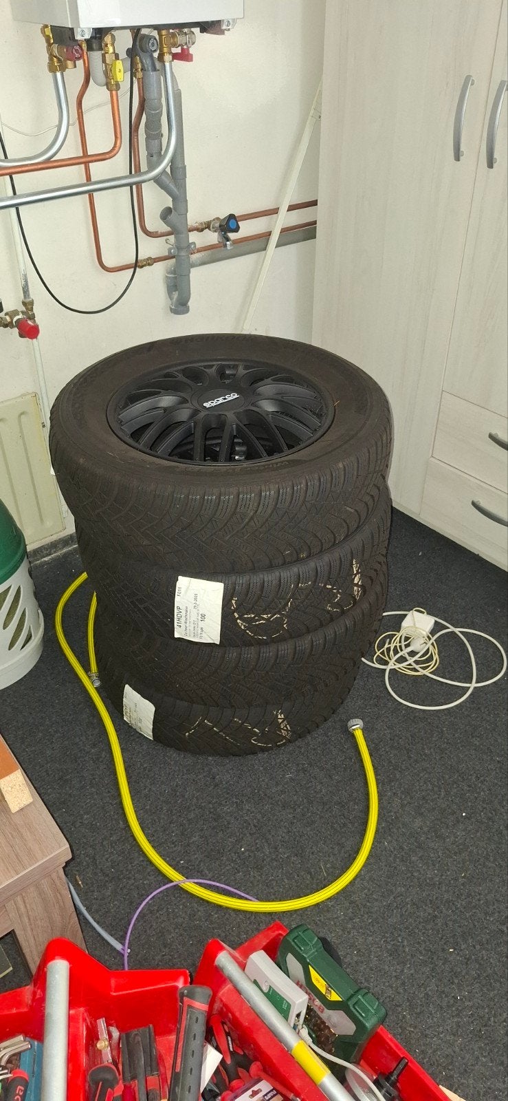 Zo goed als nieuwe Hankook winterbanden, Ophalen, Gebruikt