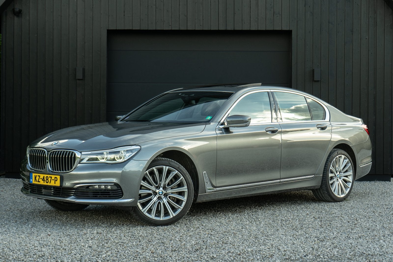 BMW 7-Serie 750i 450pk Xdrive aut 2017 H&K ACC Dakje Bomvol!, Auto's, Automaat, 4395 cc, Bedrijf, Vierwielaandrijving