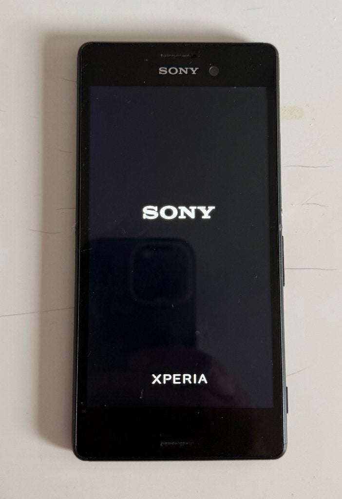 Te koop/ruilen en ZGAN Sony xperia zwarte kleur, Telecommunicatie, Mobiele telefoons | Sony, Gebruikt, Zwart, Ophalen of Verzenden
