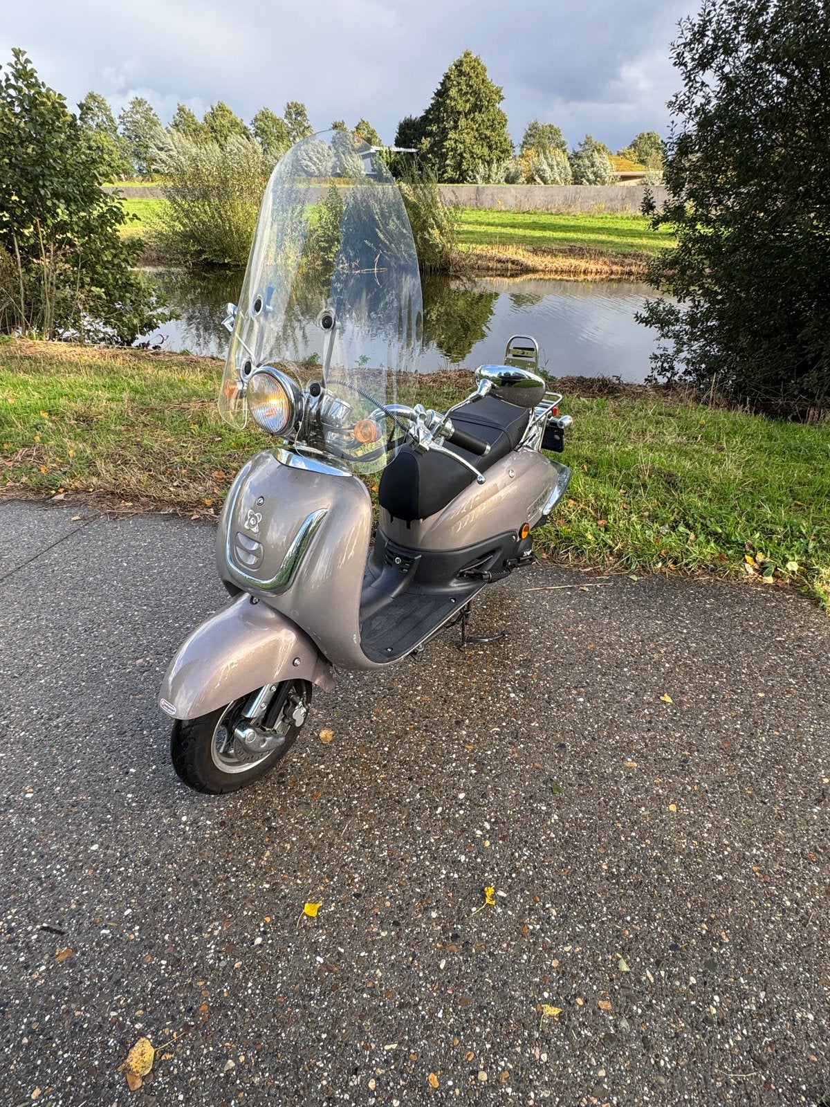AGM Retro Snorfiets - Zo goed als nieuw, slechts 1100km!, Fietsen en Brommers, Ophalen, Zo goed als nieuw, Benzine, Overige merken
