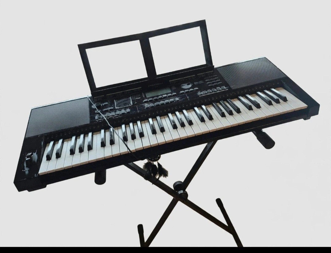 Zo goed als nieuw keyboard met standaard, 61 toetsen, Zo goed als nieuw, Met standaard, Ophalen