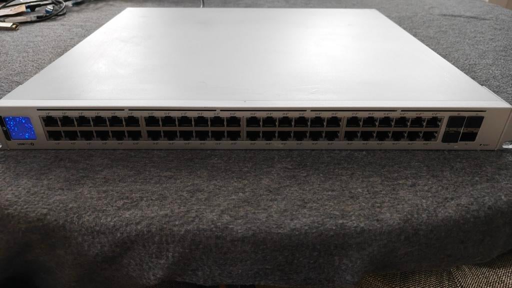 Ubiquiti UniFi Network Pro 48 PoE Switch (USW-Pro-48-PoE), Computers en Software, Netwerk switches, Ophalen of Verzenden, Zo goed als nieuw