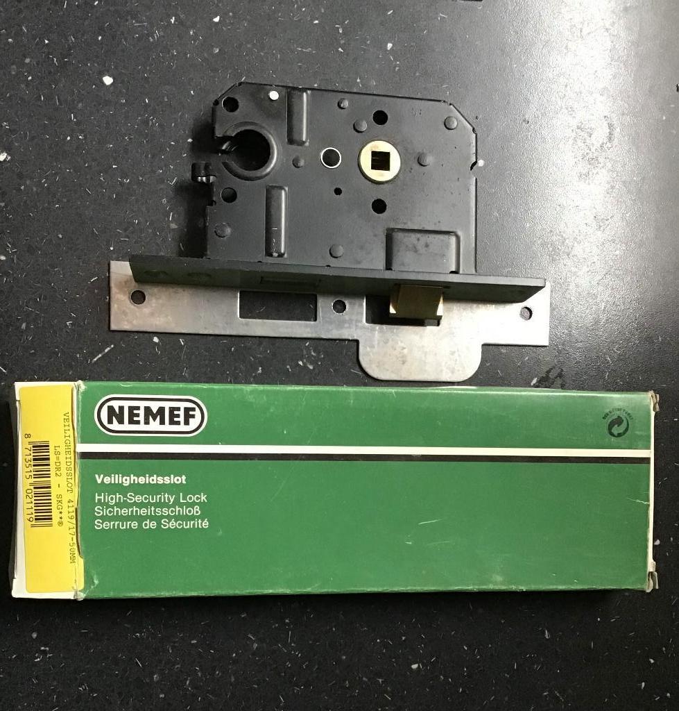 Nemef veiligheidssloten 4119/17 en 4139/27, Ophalen of Verzenden, Nieuw, Rvs, Slot