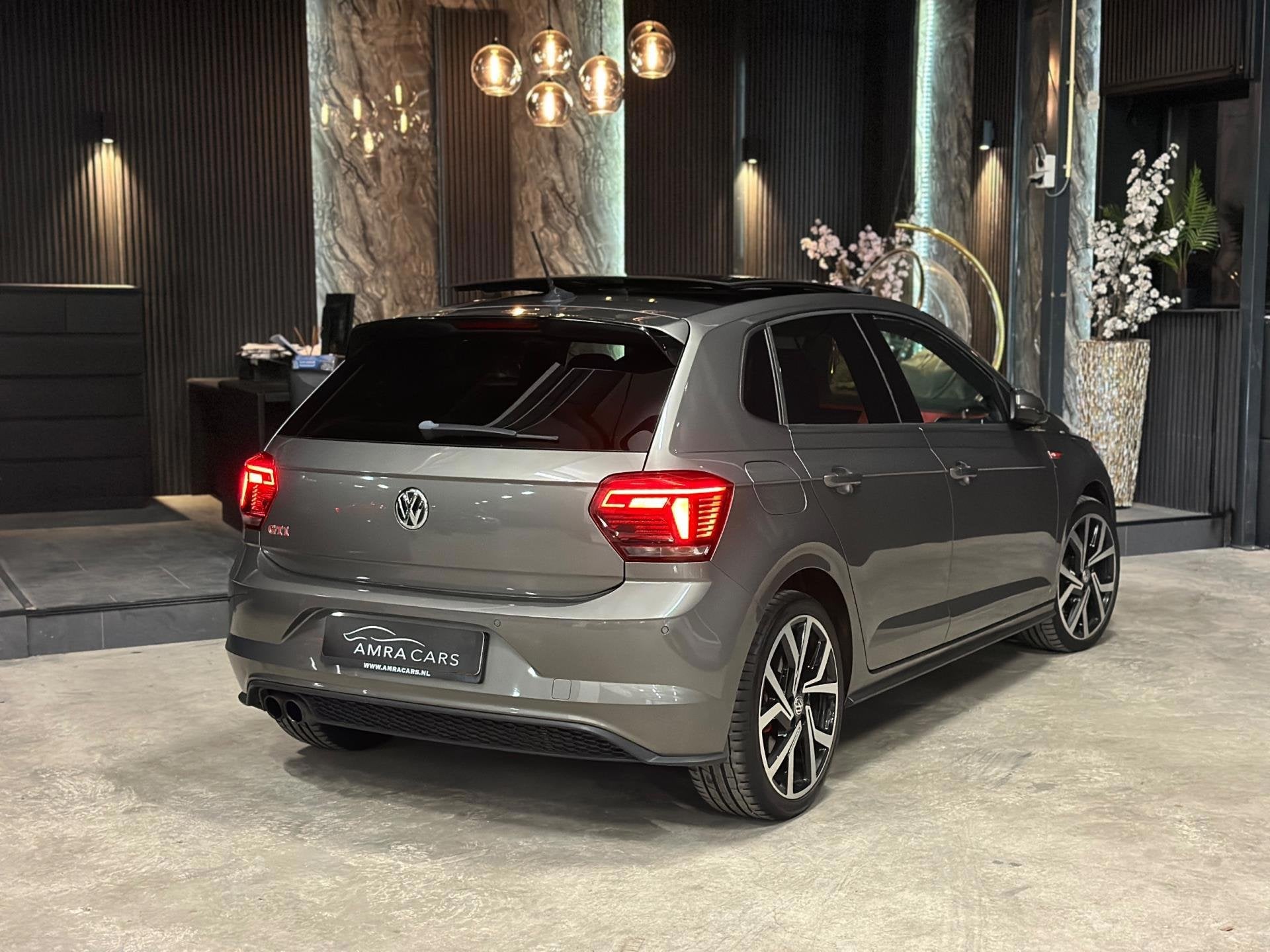 Volkswagen Polo 2.0 TSI GTI|PANO|KEYLESS|BOMVOL!, Auto's, Gebruikt, Euro 6, 4 cilinders, 1984 cc