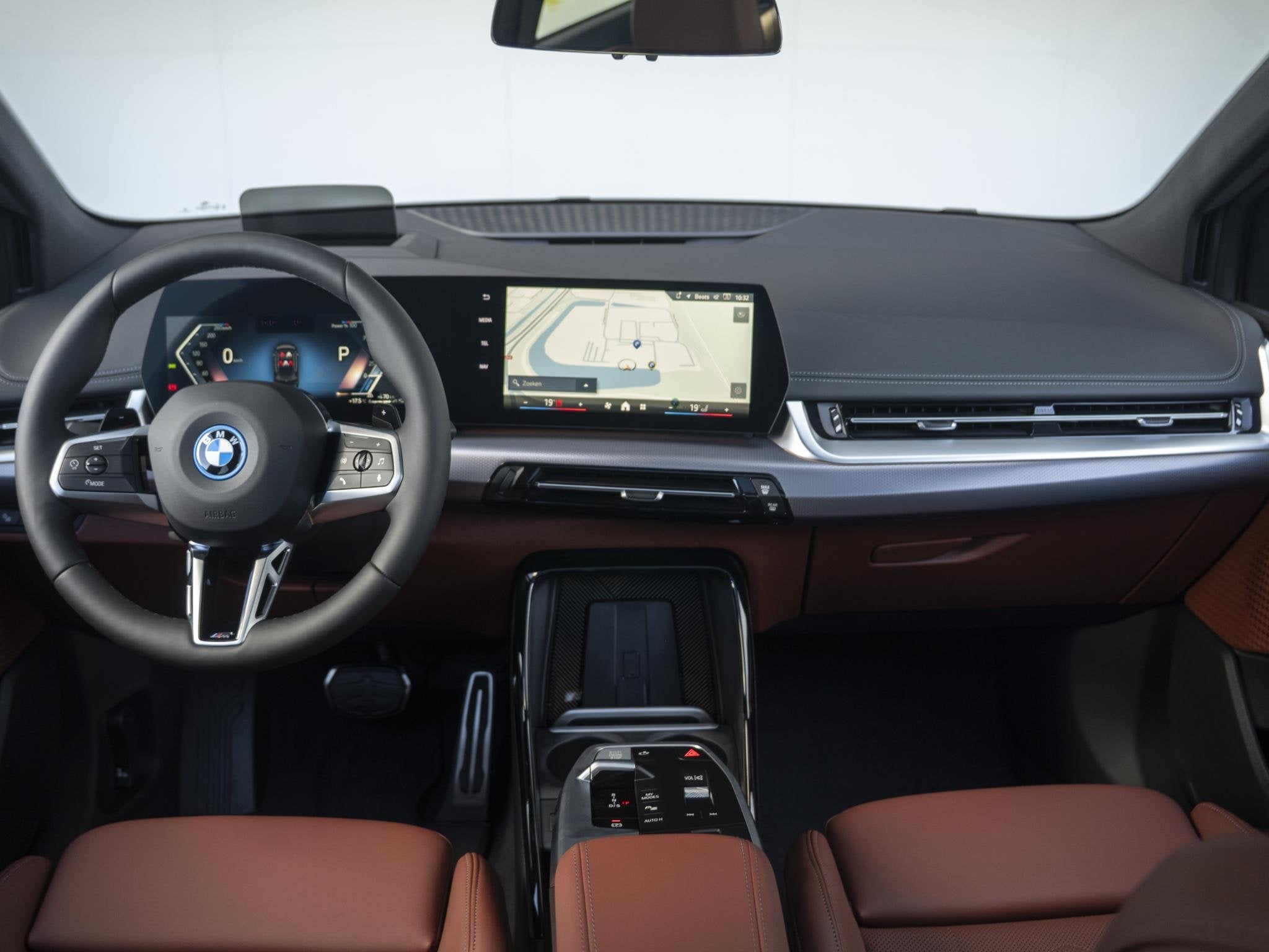 BMW 2-serie Active Tourer 225e xDrive High Executive | M Spo, Automaat, Euro 6, 16 kWh, 3 cilinders