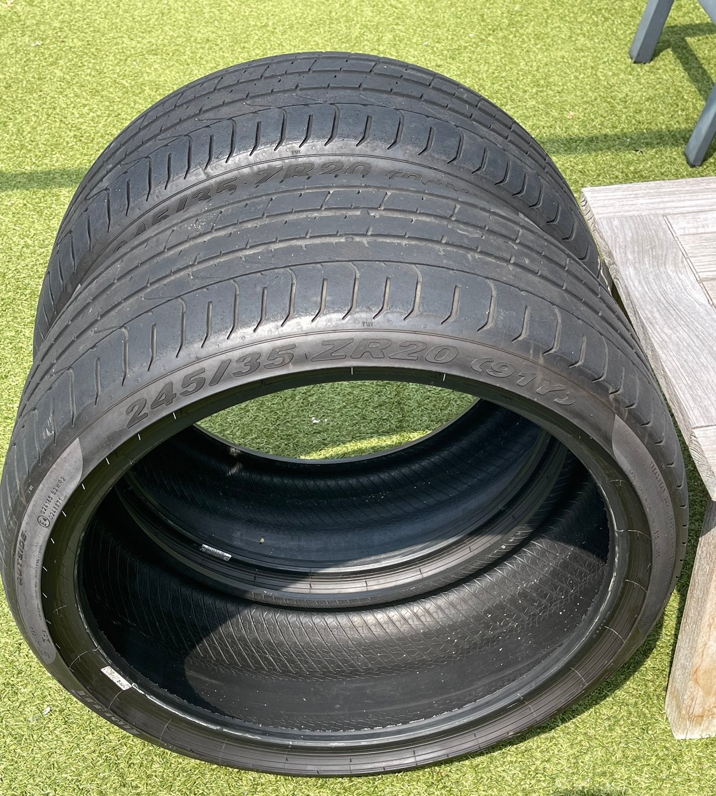Pirelli zomerbanden 2x 245/35ZR20 zie foto’s en tekst., Auto diversen, Auto-accessoires, Ophalen, Gebruikt