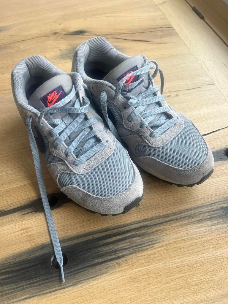 Nike MD Runner 2 sneakers - Maat 42, Ophalen of Verzenden, Zo goed als nieuw, Hardloopschoenen, Nike