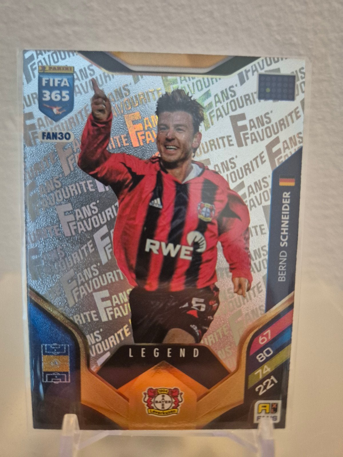 Bernd Schneider FIFA 365 Panini Fans' Favourite Voetbalkaart, Ophalen of Verzenden, Zo goed als nieuw, Buitenlandse clubs, Spelerskaart