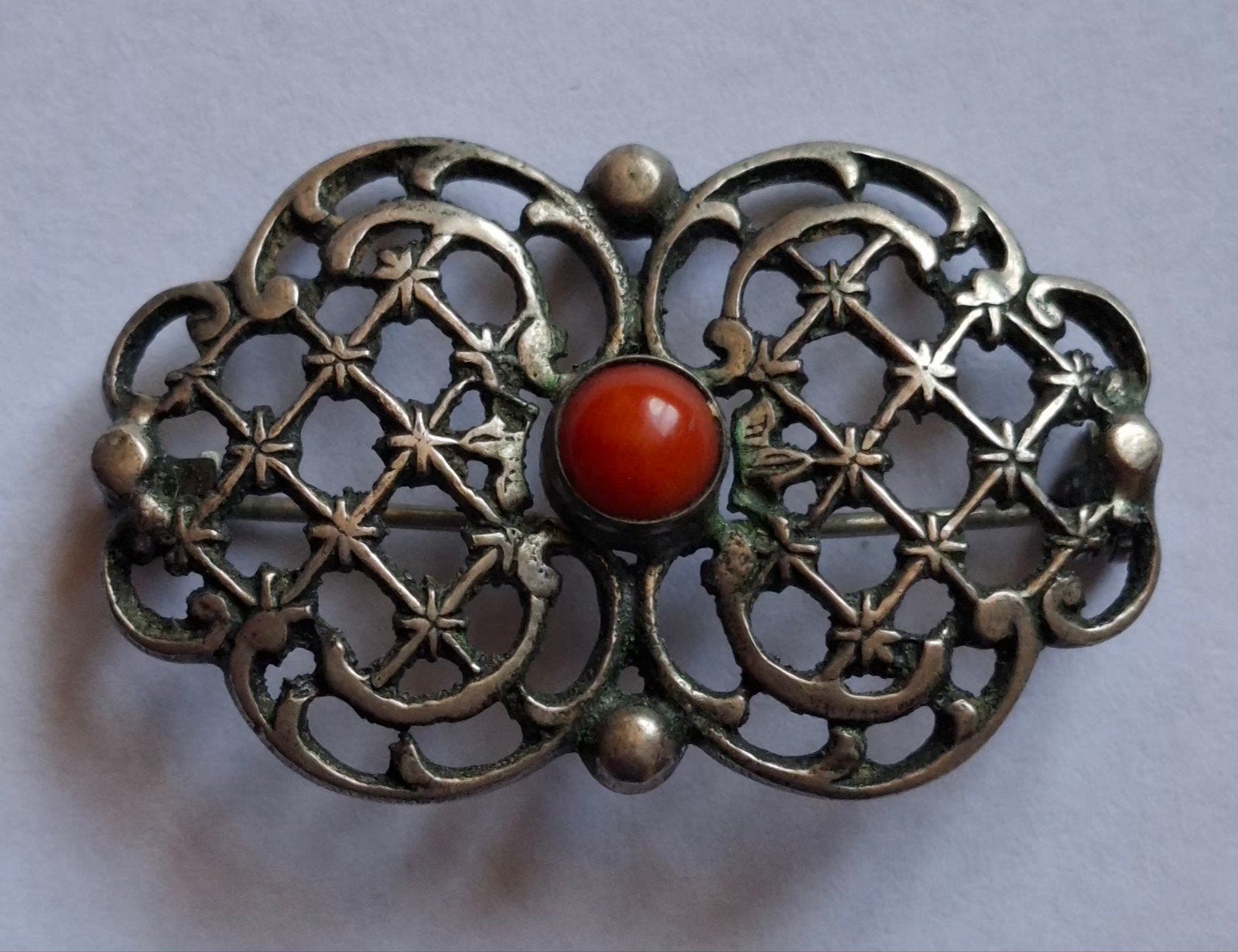 Antieke zilveren filigrain broche met bloedkoraal (835), Sieraden, Tassen en Uiterlijk, Ophalen of Verzenden, Zilver, Broche