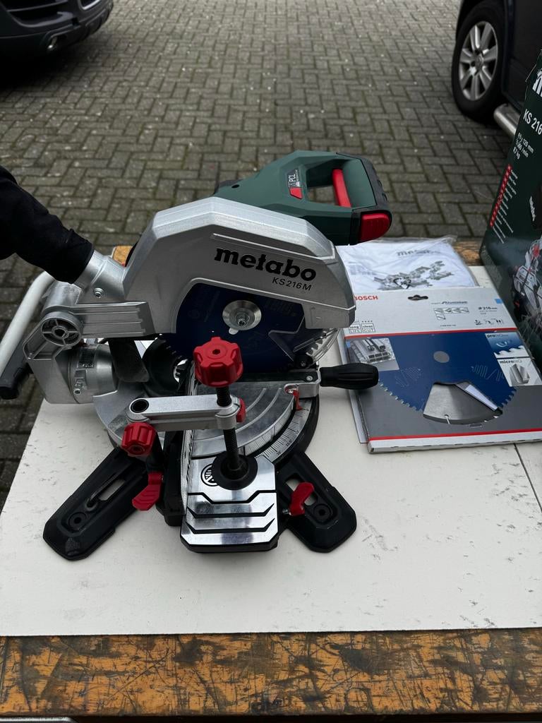 Metabo KS 216 M Afkortzaag - Zo goed als nieuw, Doe-het-zelf en Verbouw, 70 mm of meer, Ophalen of Verzenden, Zo goed als nieuw