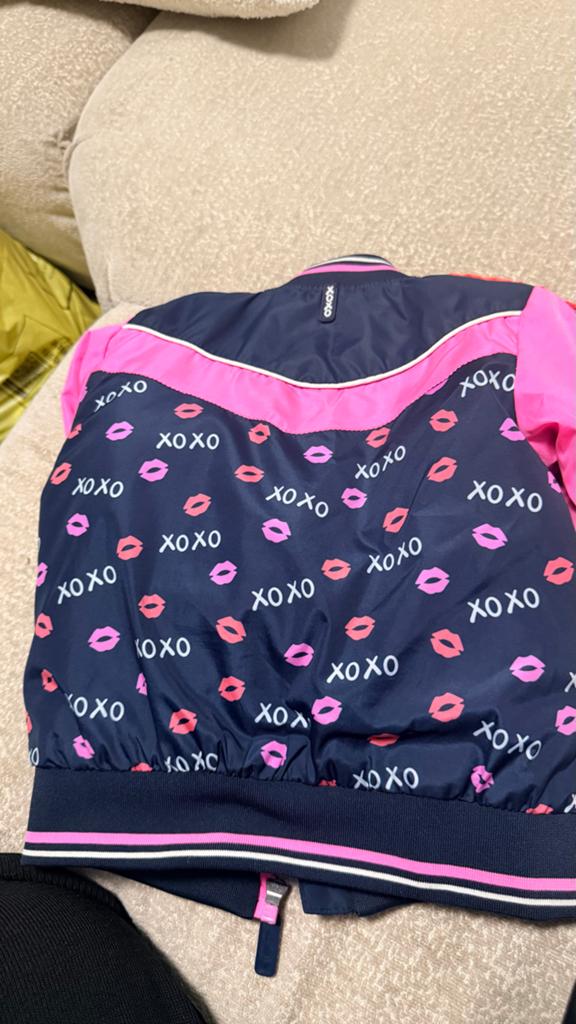Koko Noko Meisjes Bomberjack met Lippenprint en Roze Mouwen, Ophalen of Verzenden, Gebruikt, Meisje