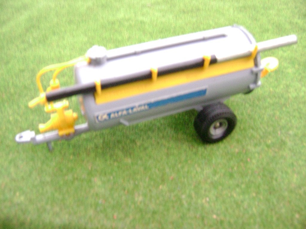 Alfa Laval mesttank van Britains met nummer 9560, Hobby en Vrije tijd, Modelauto's | 1:32, Ophalen of Verzenden, Zo goed als nieuw