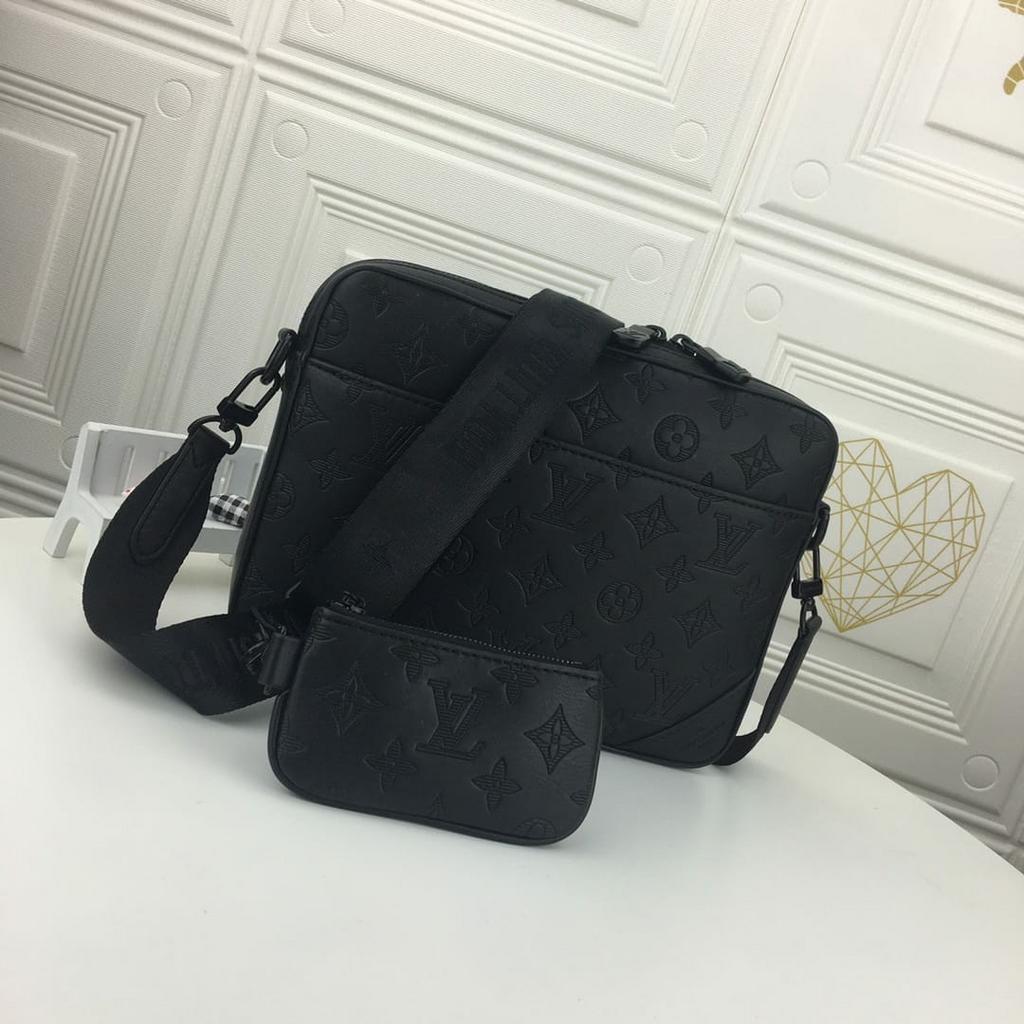 Louis vuitton heren tas, Sieraden, Tassen en Uiterlijk, Tassen | Schoudertassen, Ophalen, Zwart