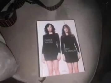 Carice van Houten & Halina Reijn - Anti Glamour Boek, Ophalen of Verzenden, Zo goed als nieuw, Nederland, Carice van Houten, Halina Reijn
