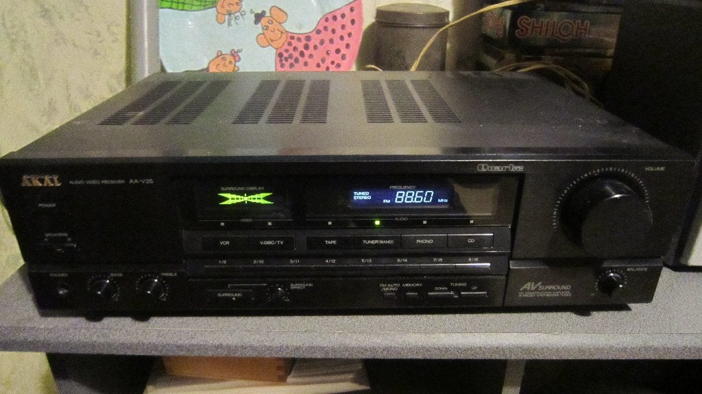 akai tuner versterker aav25 bieden vanaf 20 euro, Overige merken, Gebruikt, Ophalen of Verzenden, Minder dan 60 watt