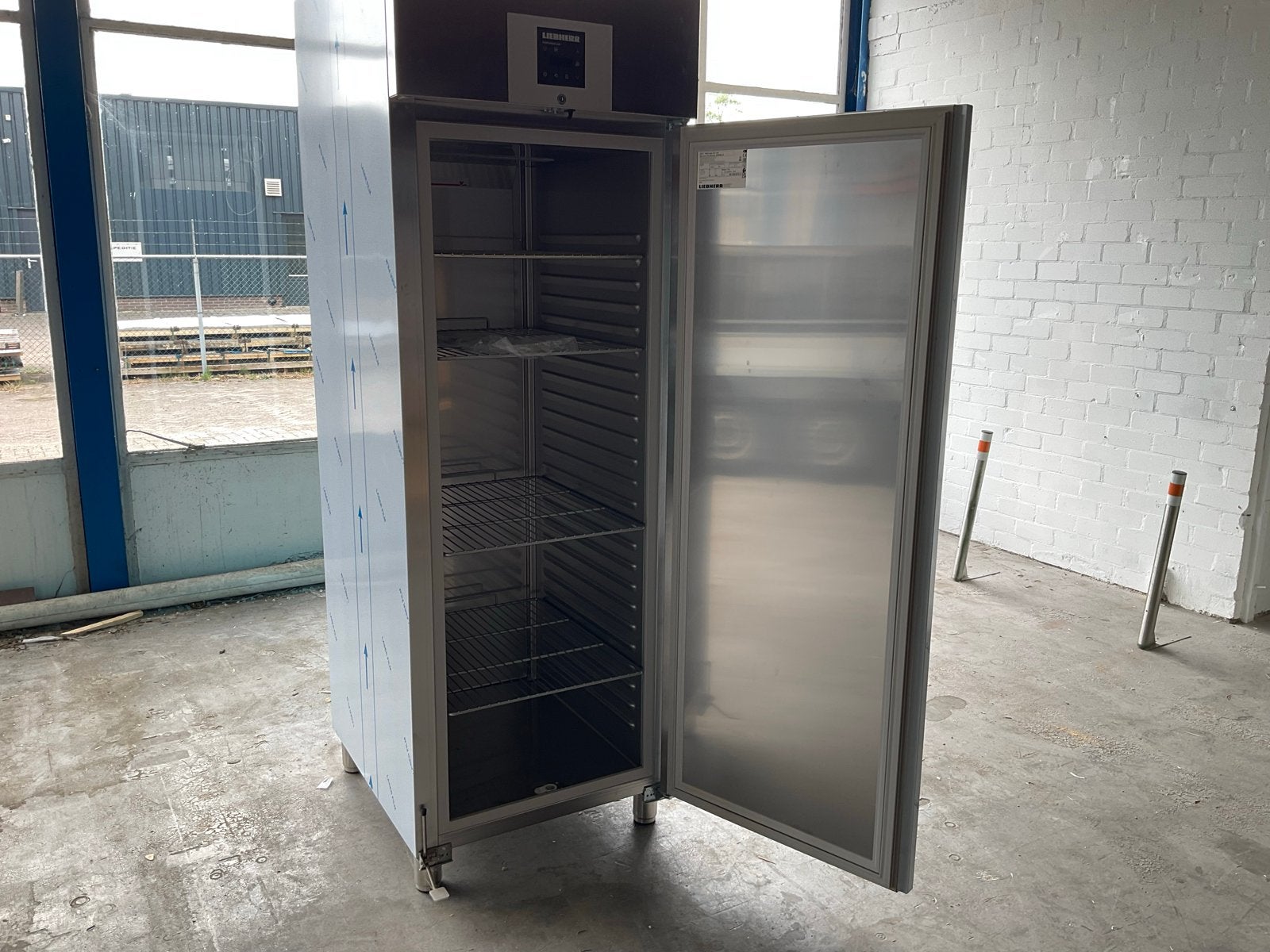 Liebherr  Professionele Vriezer RVS, Ophalen, Zonder vriesvak, 200 liter of meer, 60 cm of meer