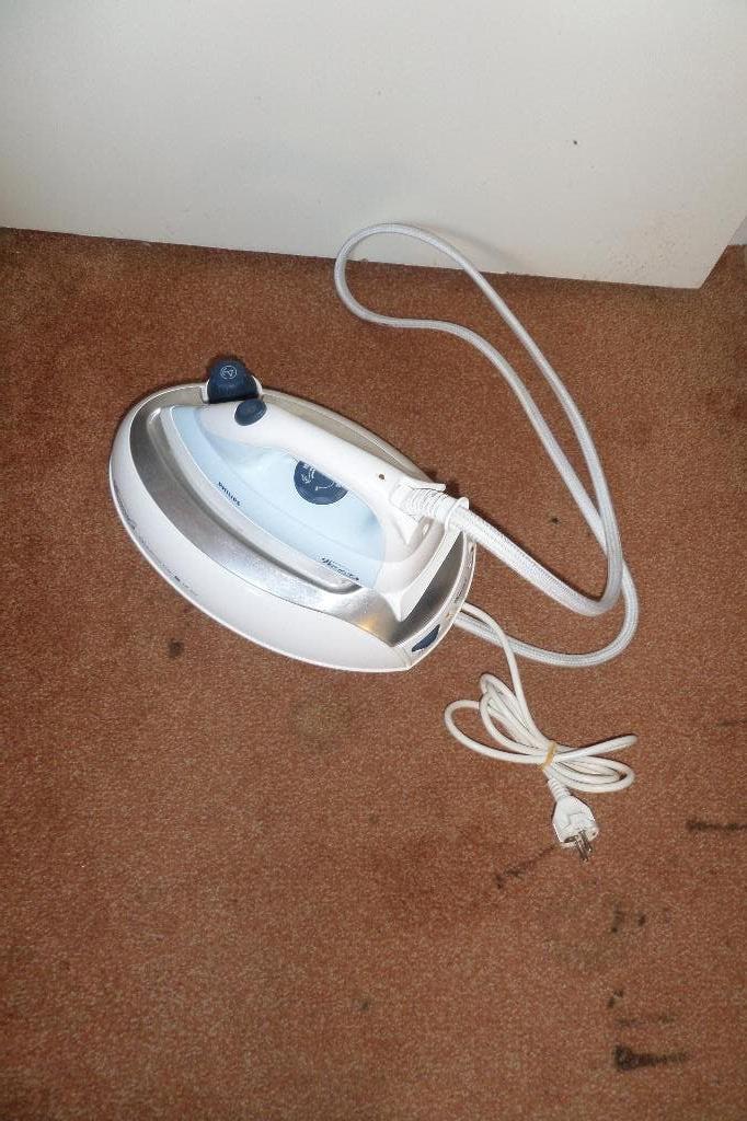Stoomstrijkijzer - Philips Provapor GC6026 - 2000W - €65,-, Ophalen, Zo goed als nieuw, Strijkijzer met snoer