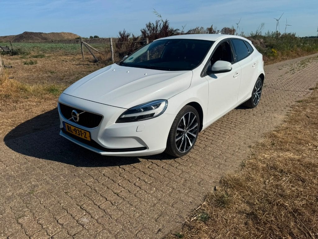 Volvo V40 1.5 Nordic 2018 Wit, Zwart, 4 cilinders, 700 kg, Origineel Nederlands