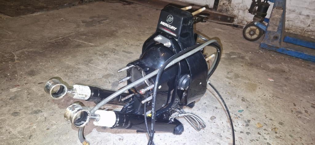 Transom bravo, Ophalen, Motor en Techniek