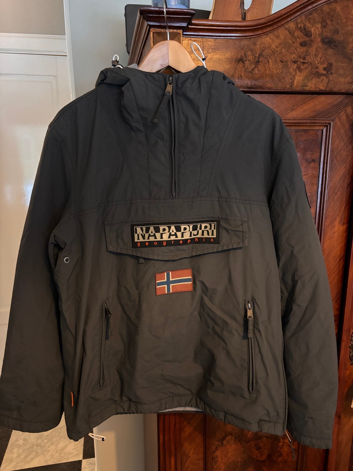 Napapijri Skidoo jas heren - Donkergrijs - Maat M en L, Ophalen of Verzenden, Zo goed als nieuw, Maat 48/50 (M), Grijs