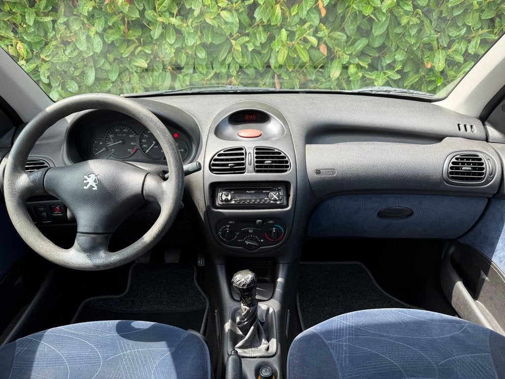 Peugeot 206 1.4 XT | NWE APK | ELEKTRISCH PAKKET | NAP, Auto's, Peugeot, Voorwielaandrijving, 31 €/maand, 4 cilinders, USB