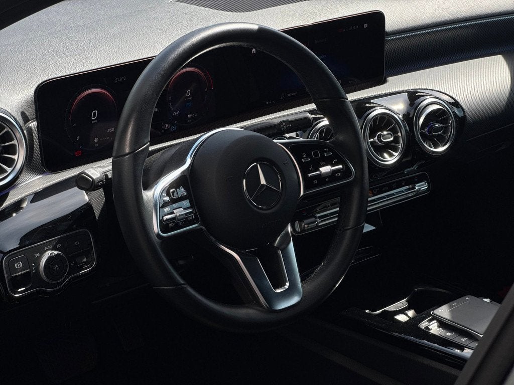 Mercedes-Benz A-klasse 250 e // Plug-in Hybrid // Business L, Auto's, Mercedes-Benz, Gebruikt, 4 cilinders, Alcantara, Origineel Nederlands