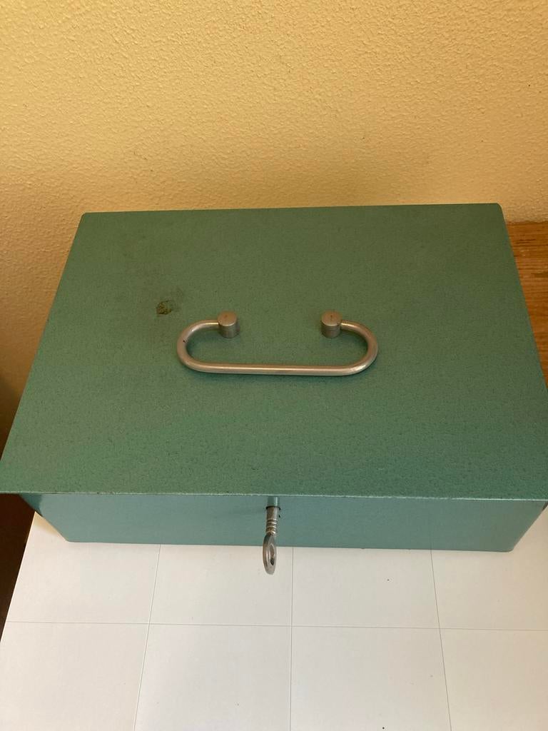 Vintage Groene Brandkast / Geldkistje met Sleutel, Ophalen of Verzenden, Gebruikt, Brandkast