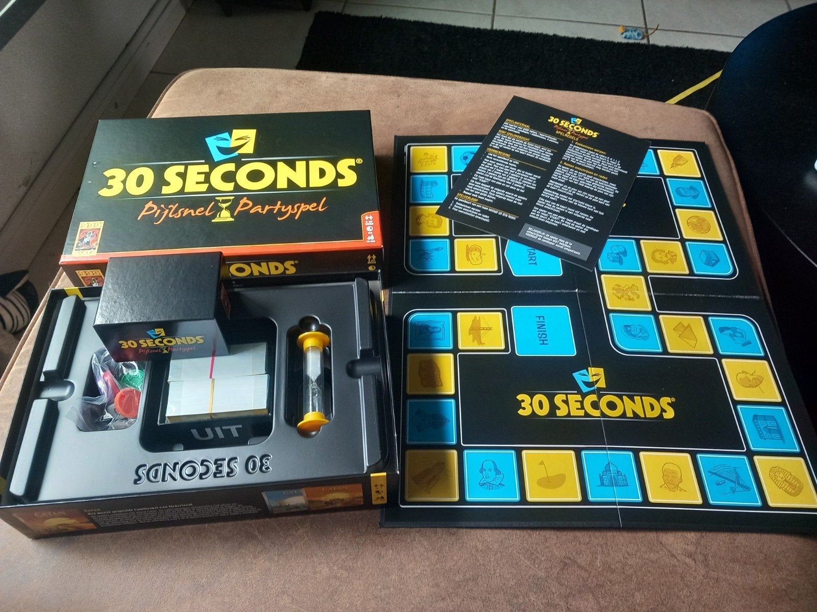 30 Seconds Pijlsnel Partyspel - nieuw, Postbus 100, 6710 HC Ede, Nederland, Vijf spelers of meer, Info@999games.nl, Ophalen of Verzenden