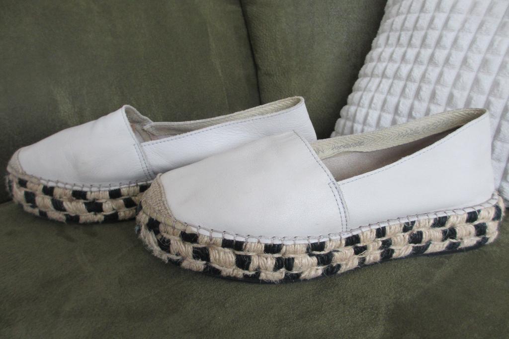 espradilles Sacha maat 40, Kleding | Dames, Beige, Ophalen of Verzenden, Zo goed als nieuw, Espadrilles of Moccasins