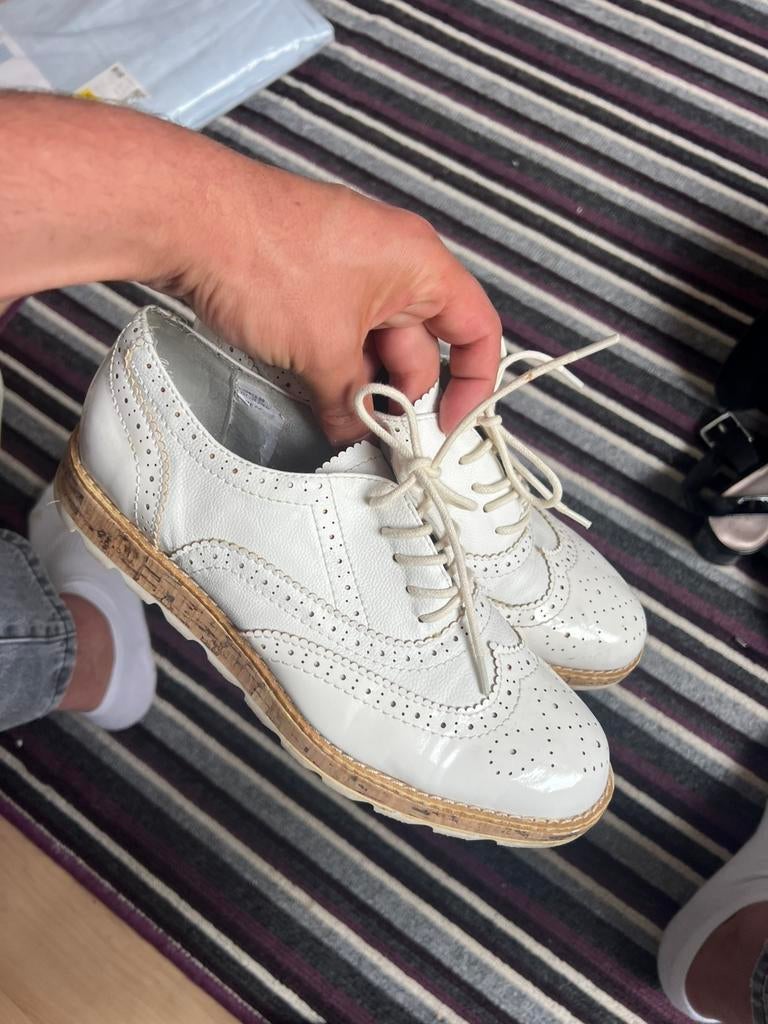S.oliver 39 geen uggs klassiek wit schoenen, Kleding | Dames, Schoenen, Ophalen of Verzenden, Zo goed als nieuw, Wit, Sneakers of Gympen