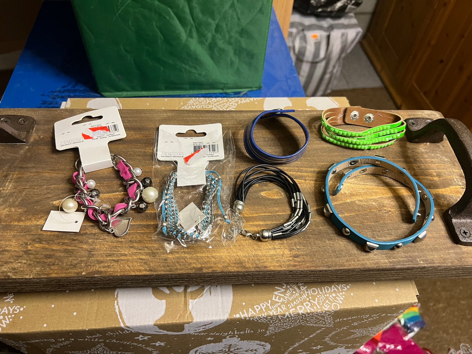 Hele set armbanden nieuw/zgan, Ophalen, Zo goed als nieuw