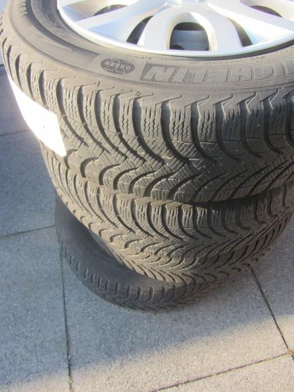 4 Michelin winterbanden op stalen velgen 185/65r15 (Clio), Ophalen, Gebruikt