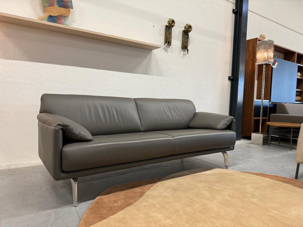 Als nieuw Leolux Bora Balanza Bank 3 zits Ceras Grijs design, Leolux, Driepersoons, 75 tot 100 cm, Ophalen of Verzenden