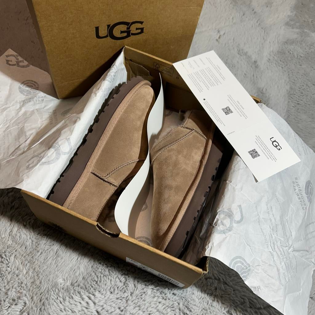 Nieuwe Ugg Micro Bruin Maat 38, Bruin, Nieuw, Ophalen of Verzenden, Pantoffels of Sloffen